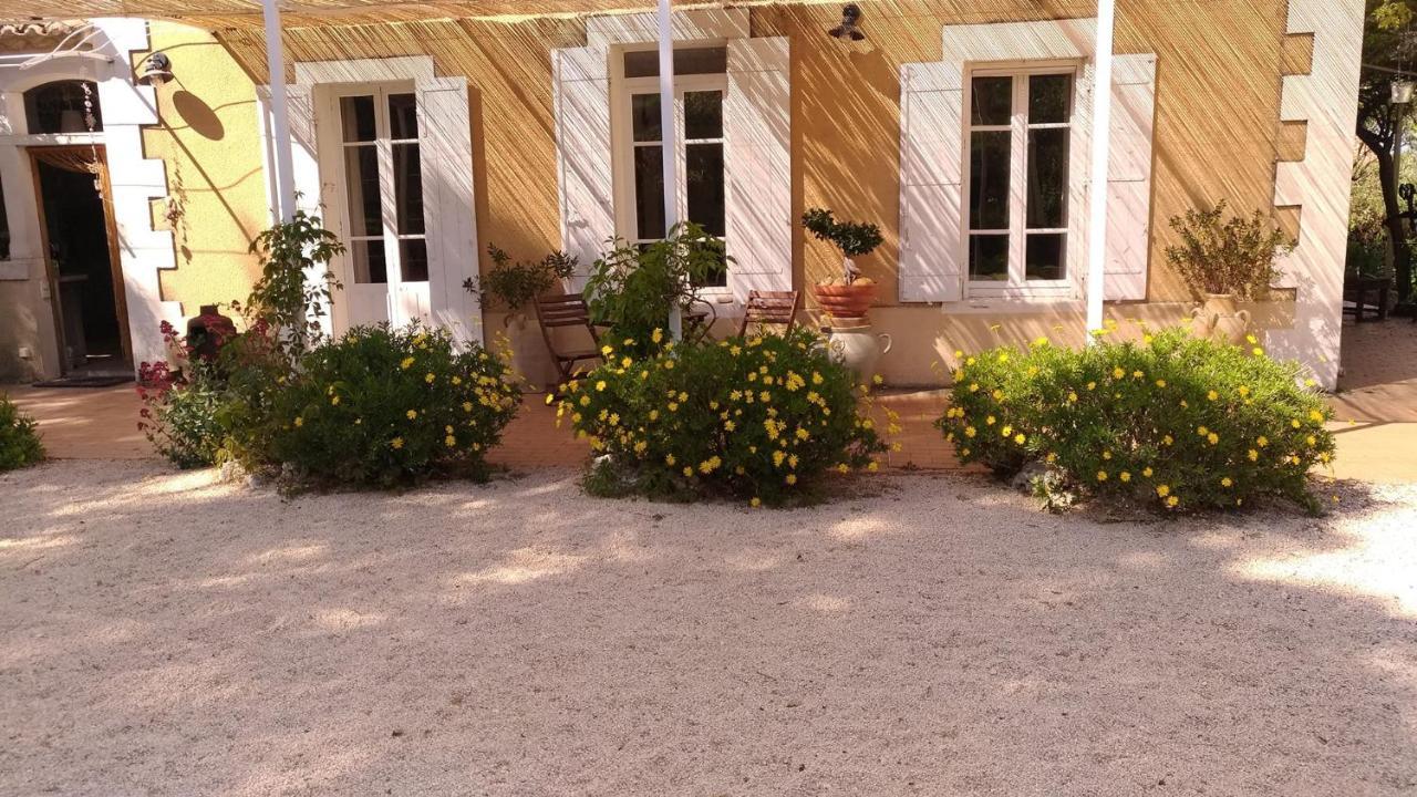 Le Fer En Ceze Bed & Breakfast Sabran ภายนอก รูปภาพ