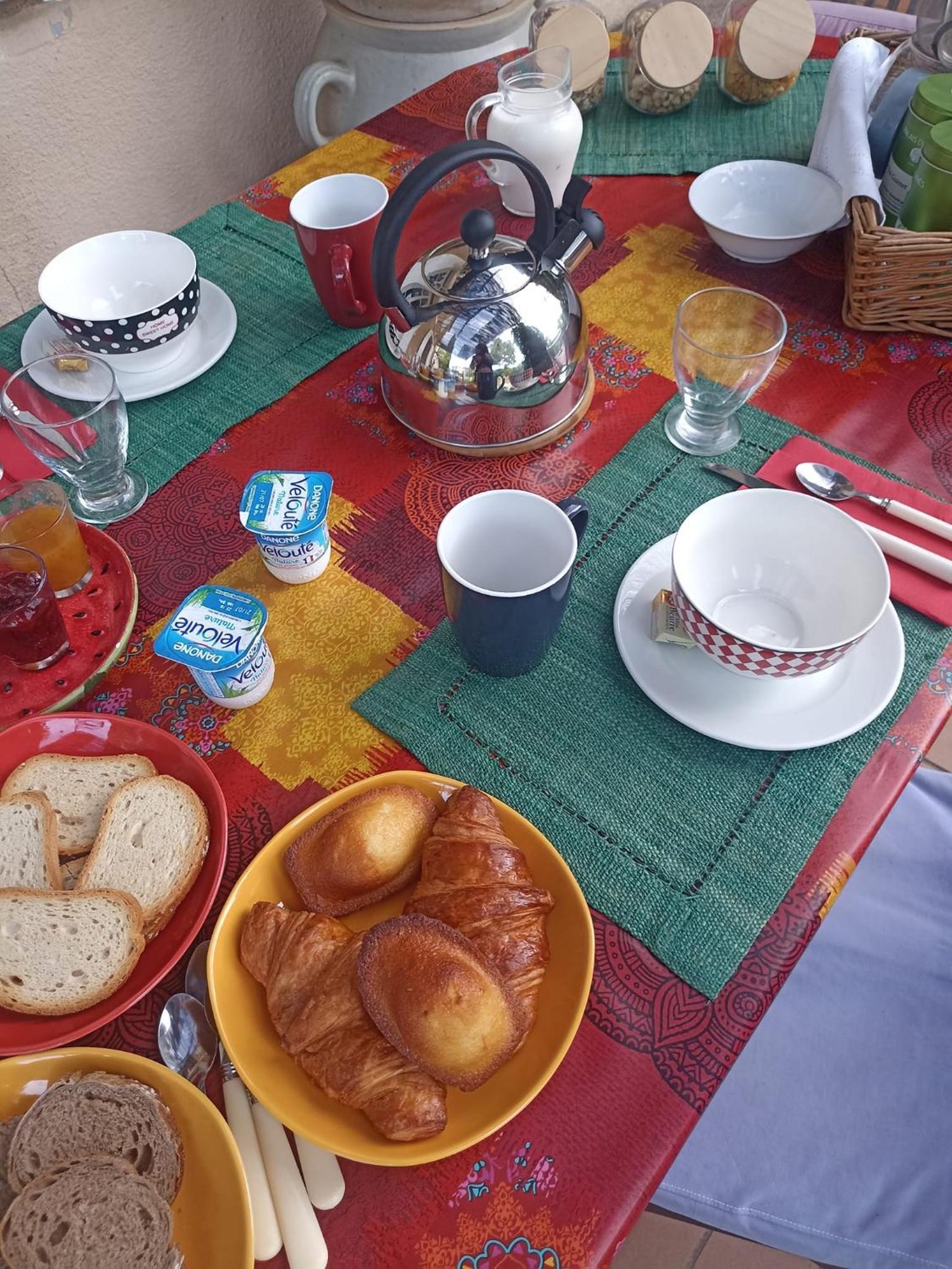 Le Fer En Ceze Bed & Breakfast Sabran ภายนอก รูปภาพ