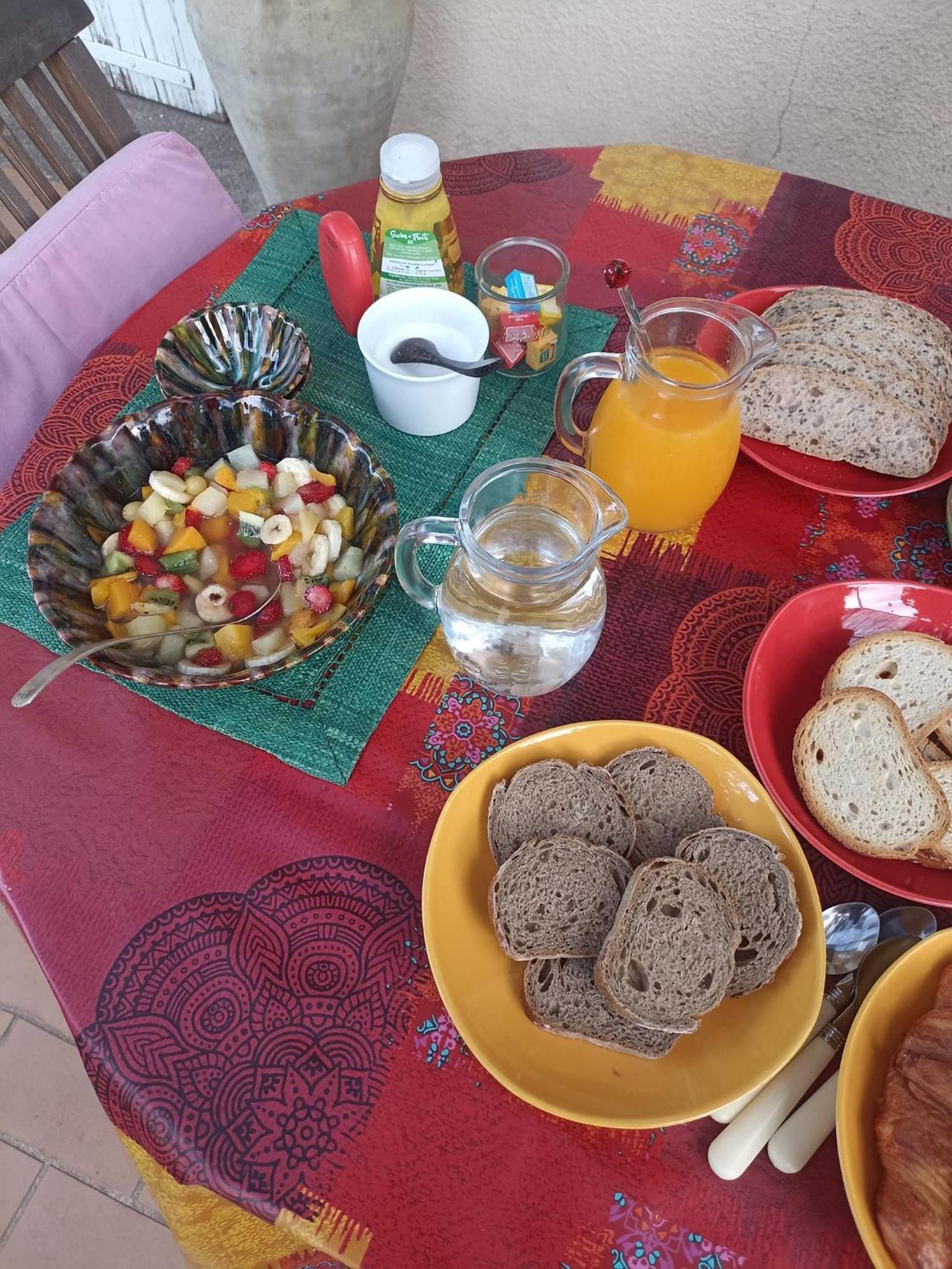 Le Fer En Ceze Bed & Breakfast Sabran ภายนอก รูปภาพ