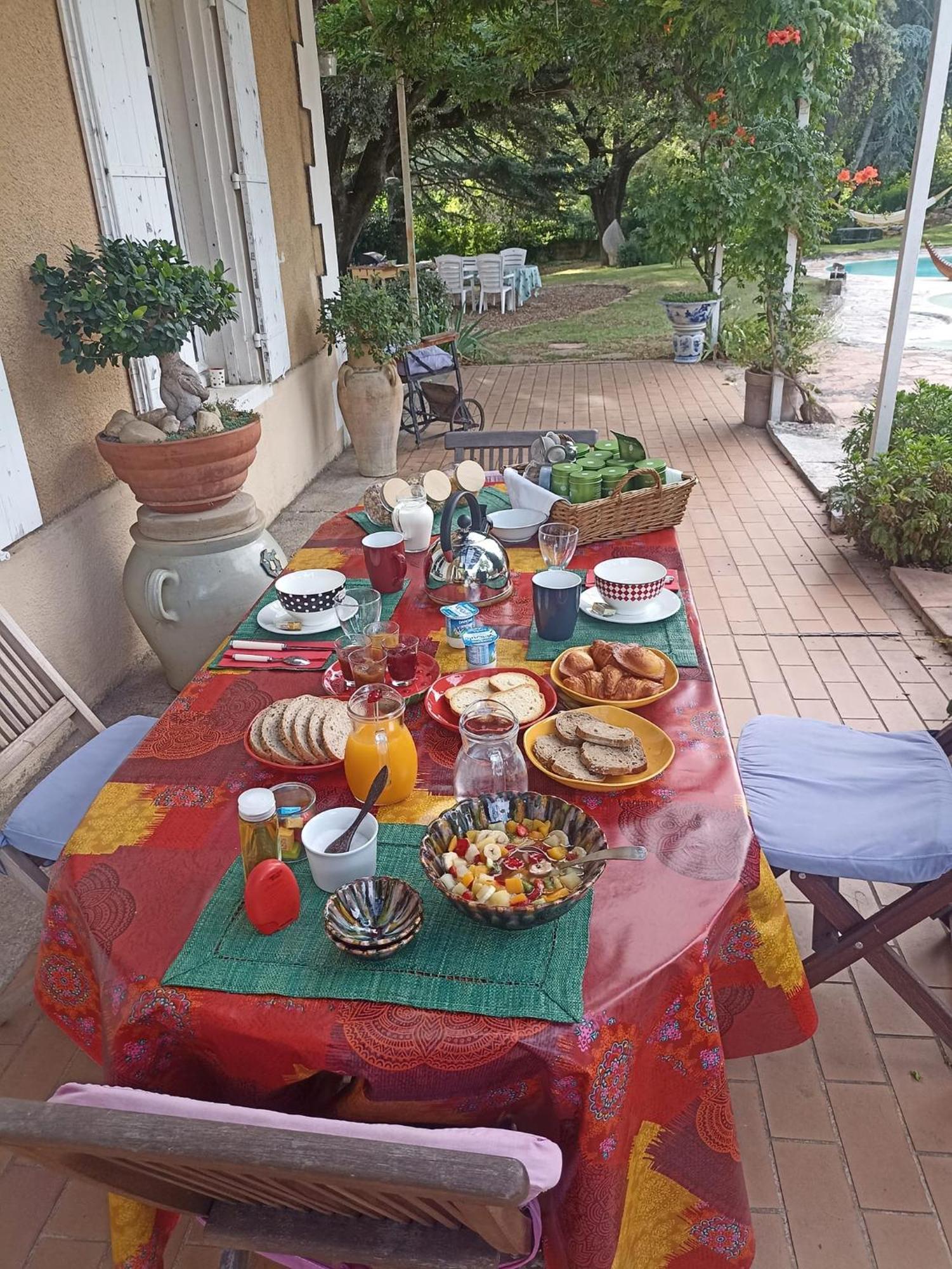 Le Fer En Ceze Bed & Breakfast Sabran ภายนอก รูปภาพ